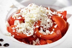 Salata de rosii cu branza telemea